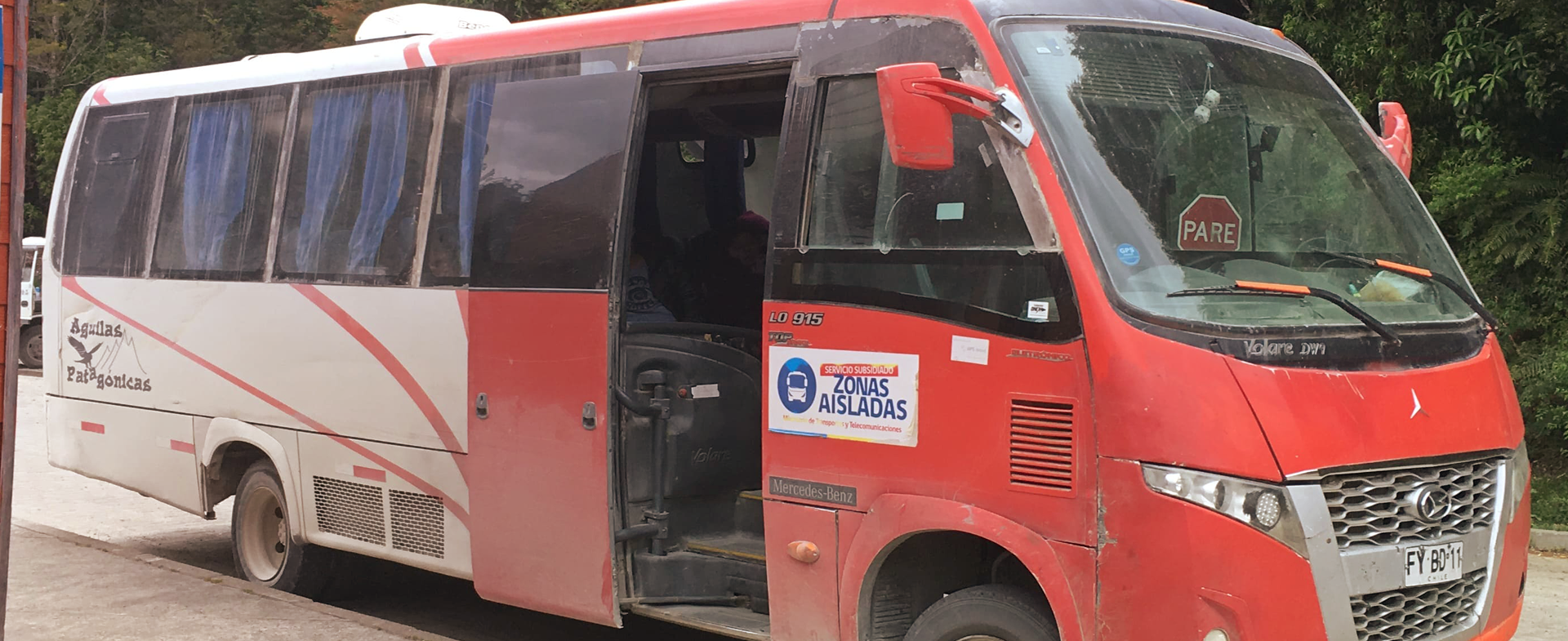 Bus de Águilas Patagónicas viajando por Chile