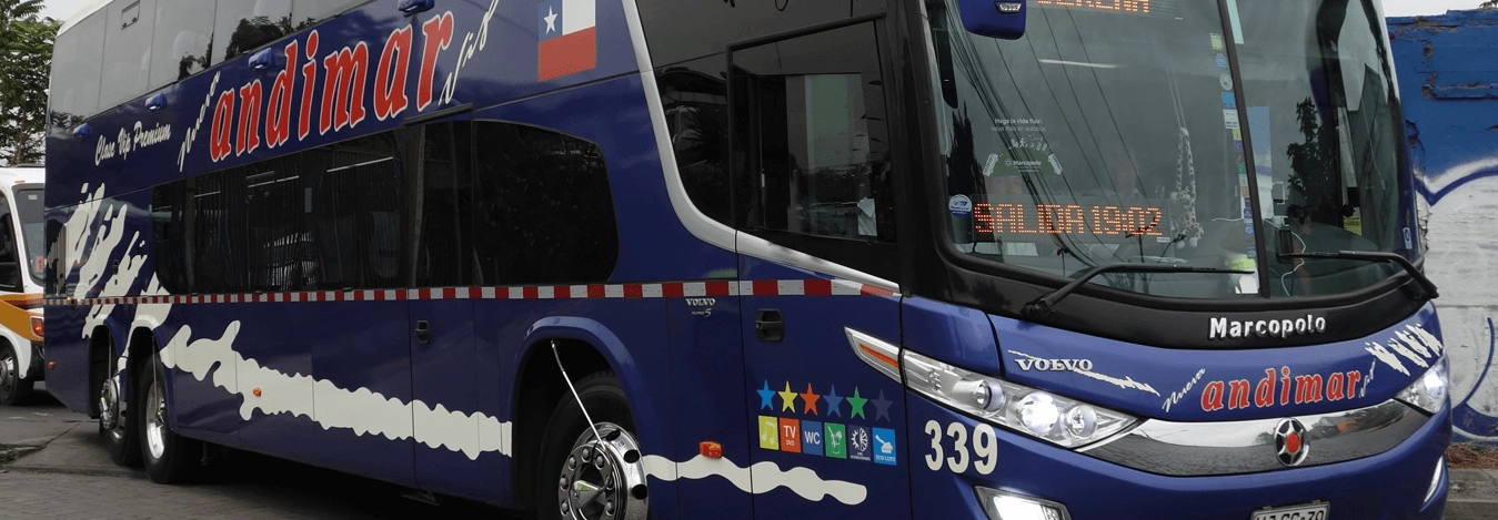 Bus de Andimar VIP viajando por Chile