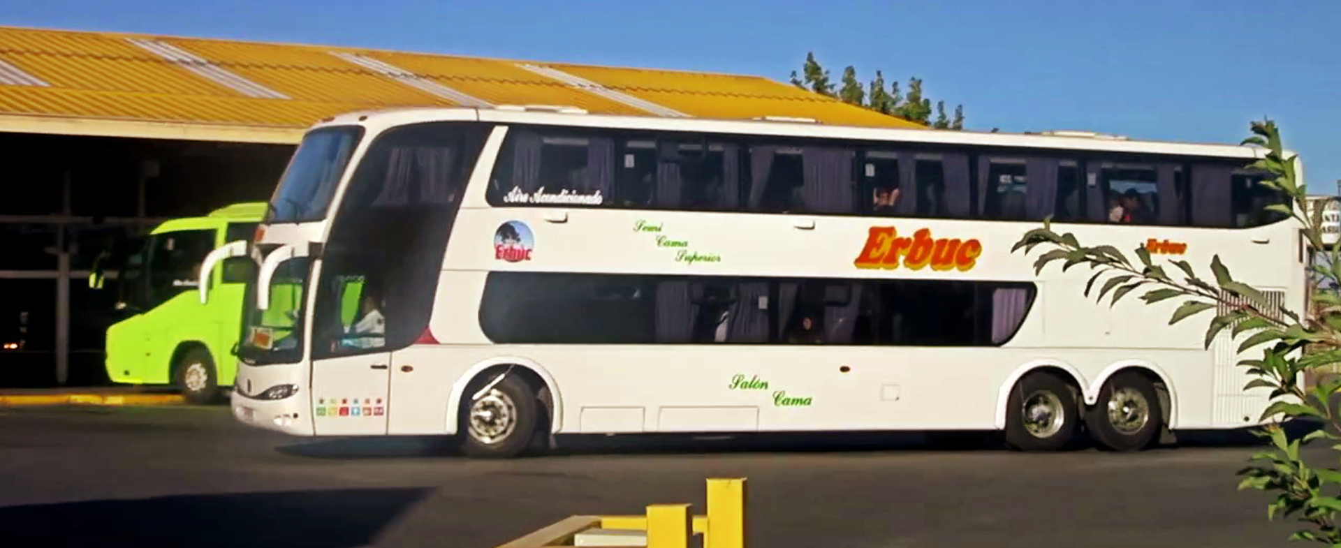 Bus de Buses Erbuc viajando por Chile