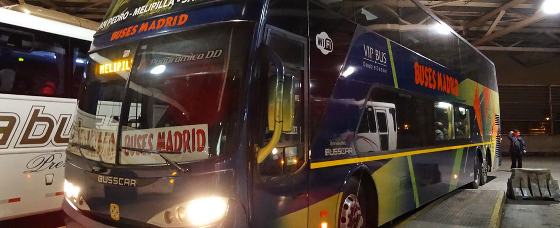 Bus de Buses Madrid viajando por Chile