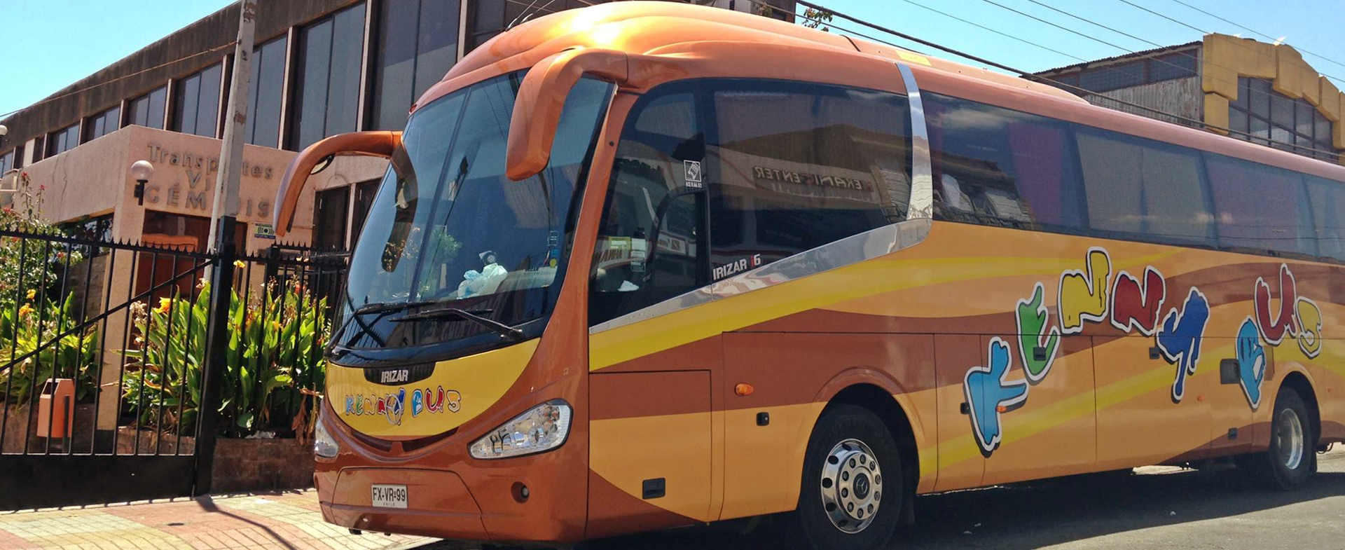 Bus de Kenny Bus  viajando por Chile