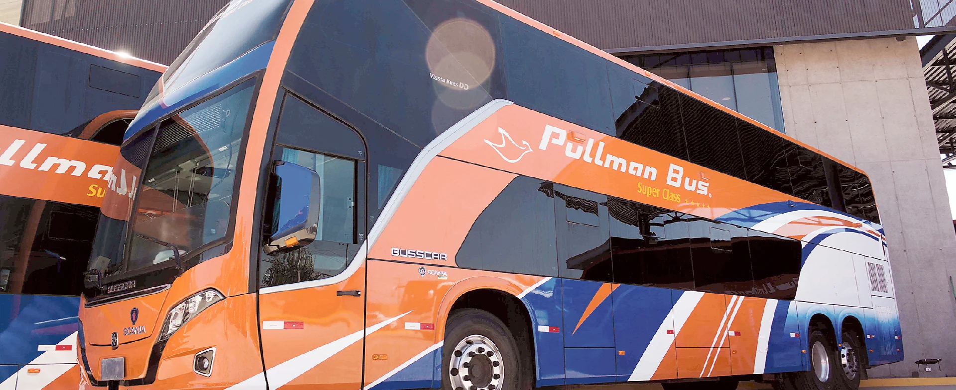 Bus de Pullman Bus viajando por Chile